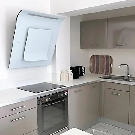 En Rez-de-jardin 3 Pieces Avec Climatisation Et Parking Pres D'ajaccio - Fr-1-61-615 Apartment Villanova