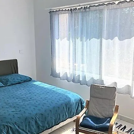 En Rez-de-jardin 3 Pieces Avec Climatisation Et Parking Pres D'ajaccio - Fr-1-61-615 Apartment *